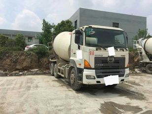 Hino 700 betona maisītājs