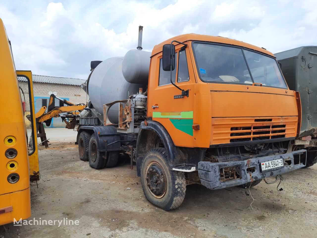 Tigarbo  uz šasijas KamAZ 53229 betonvedējs