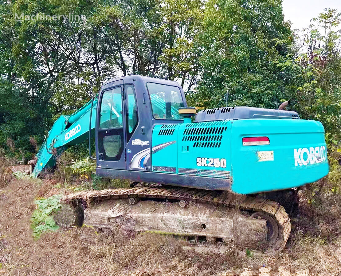 Kobelco SK210-8 kāpurķēžu ekskavators