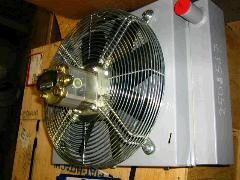 O&K Akg Hofgeismar 1296845 dzinēja dzesēšanas radiators paredzēts O&K ekskavatora