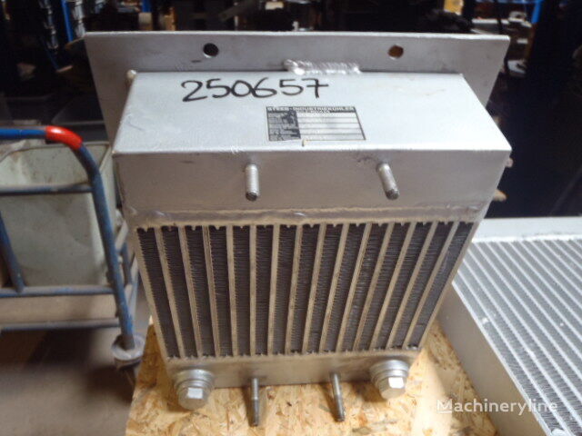 O&K Steeb 1192305 8110344 dzinēja dzesēšanas radiators paredzēts O&K L4 frontāla iekrāvēja
