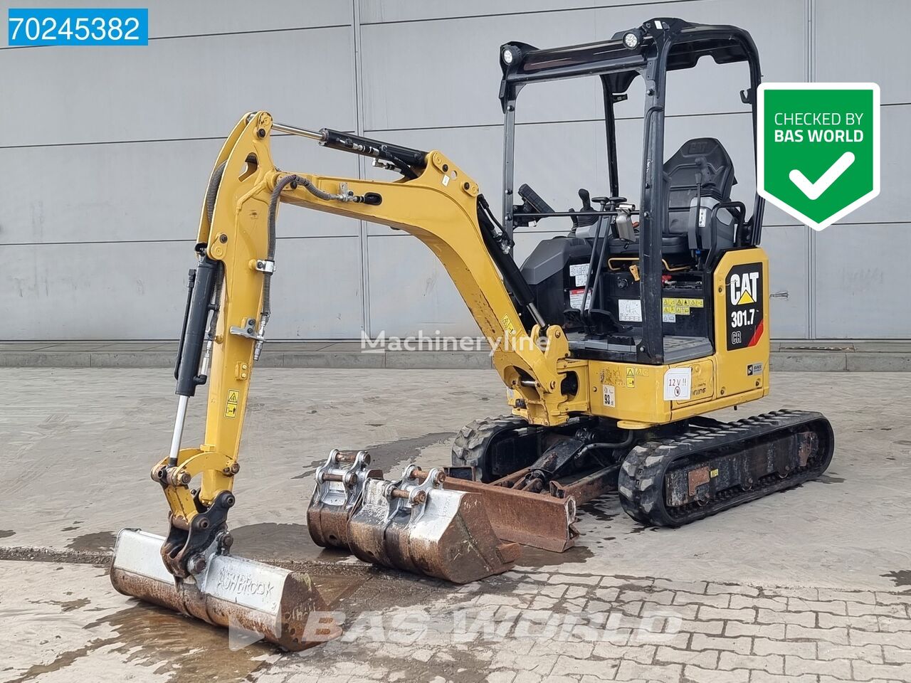 мини-экскаватор Caterpillar 301.7 CR